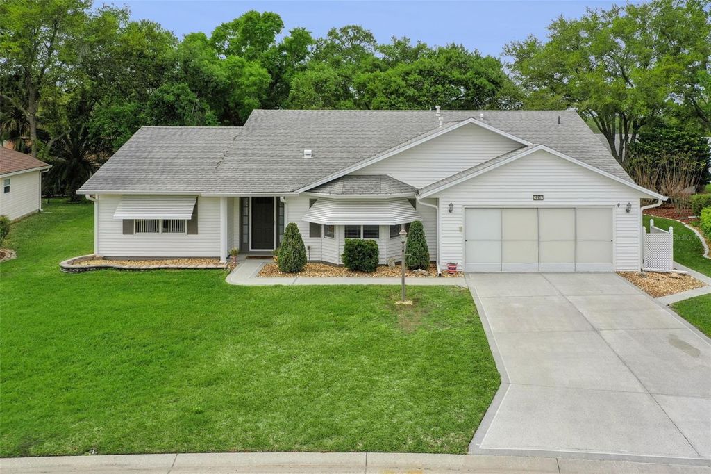 Photo of 26907 Forest Hills Street, Leesburg, FL 34748 (MLS # G5109634)