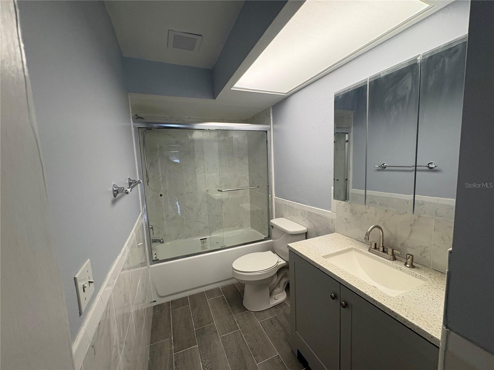 LAKE SARASOTA UNIT 09 - Residential