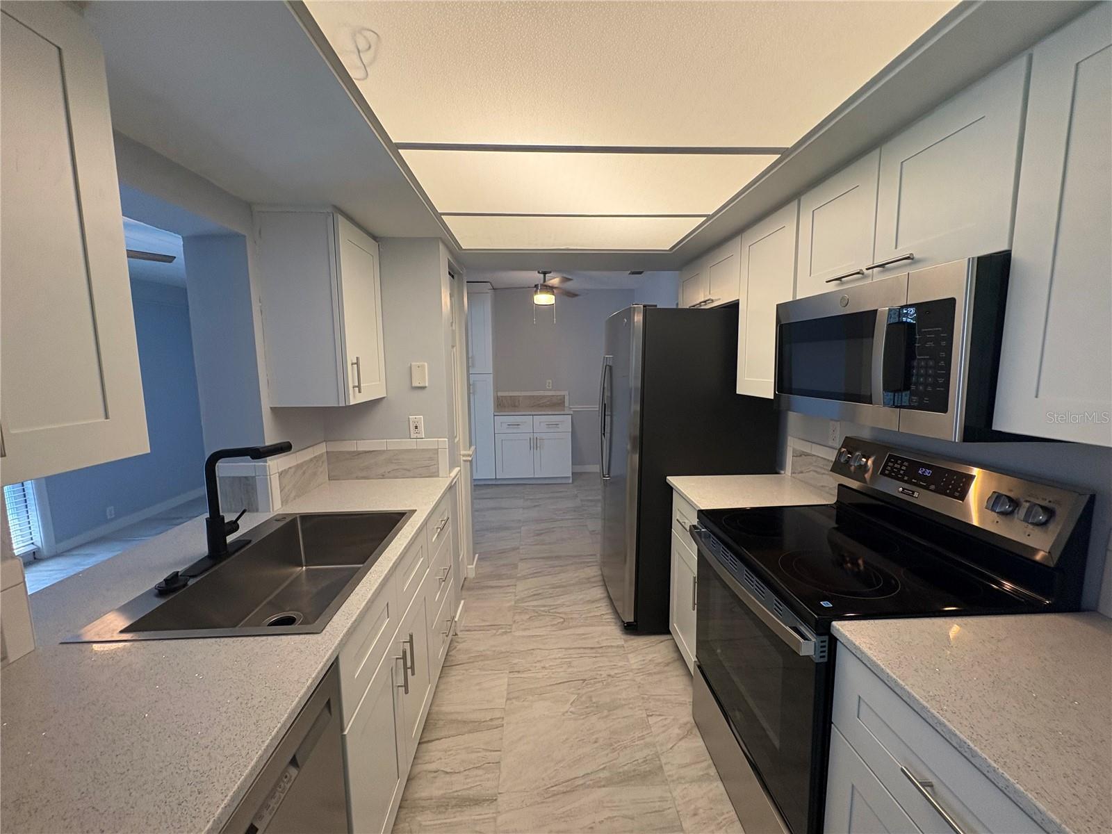 LAKE SARASOTA UNIT 09 - Residential