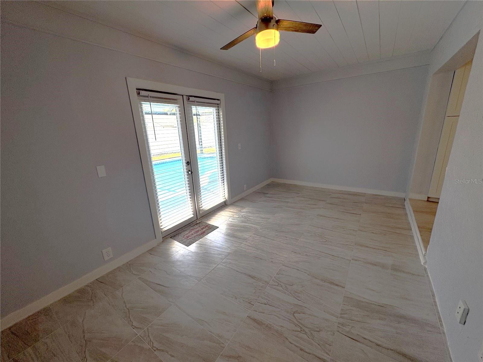 LAKE SARASOTA UNIT 09 - Residential