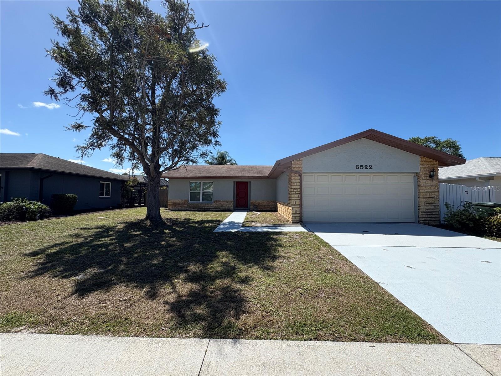 LAKE SARASOTA UNIT 09 - Residential