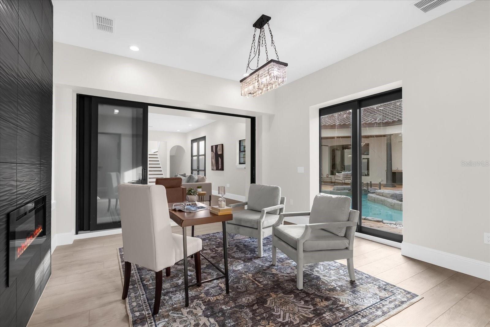 HEATHROW WOODS - Residential