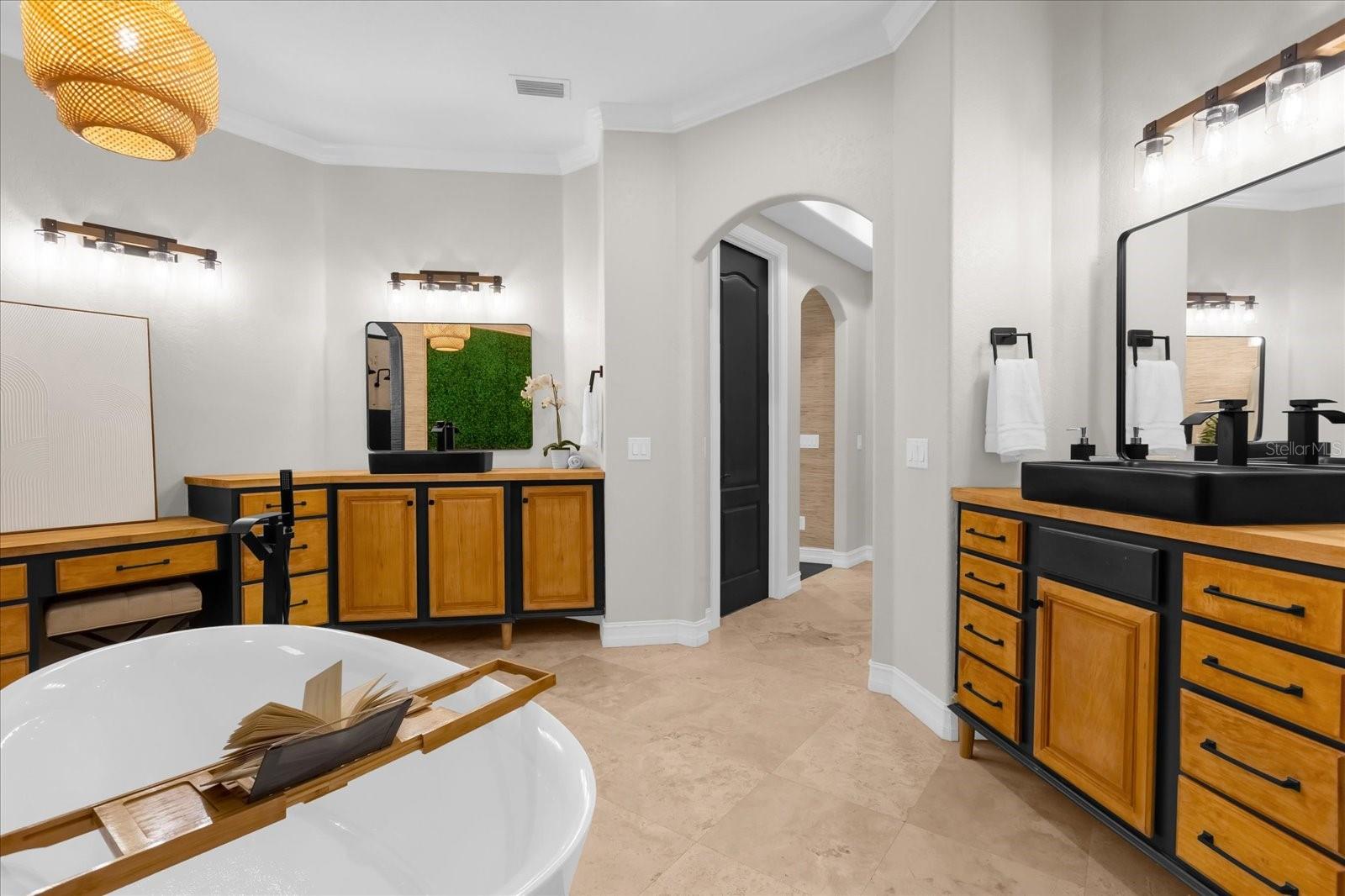 HEATHROW WOODS - Residential