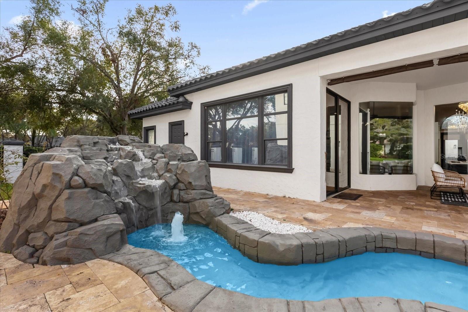 HEATHROW WOODS - Residential