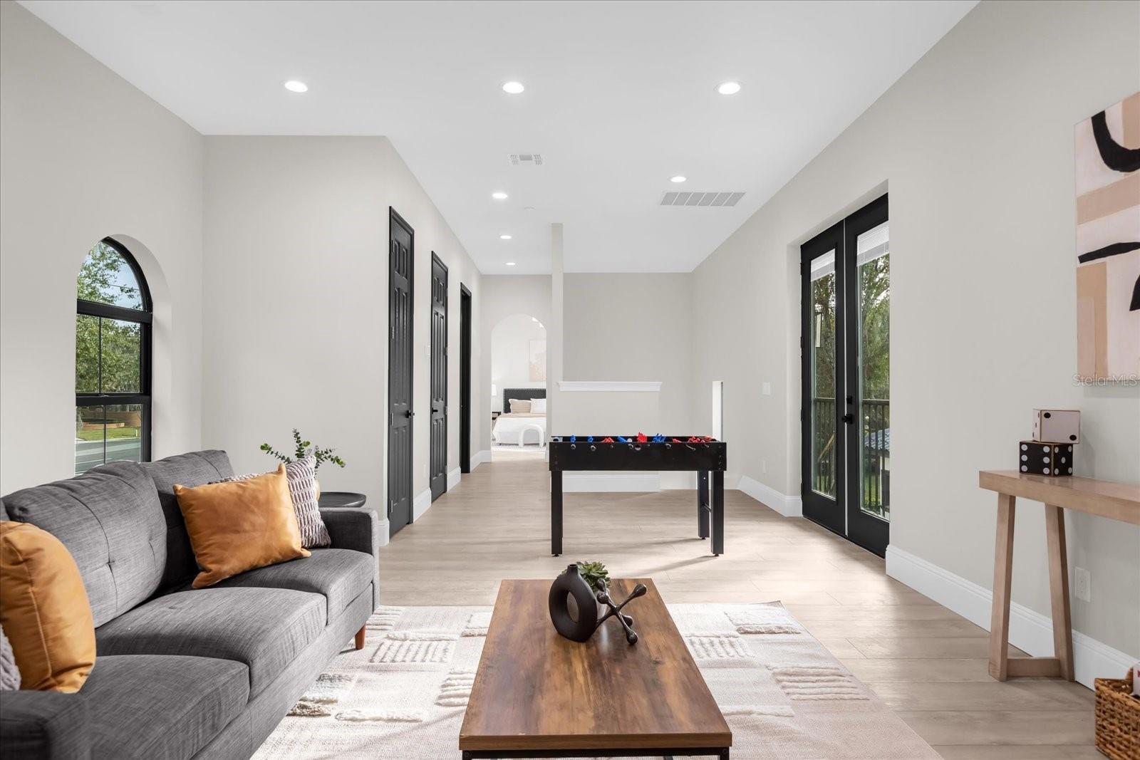 HEATHROW WOODS - Residential