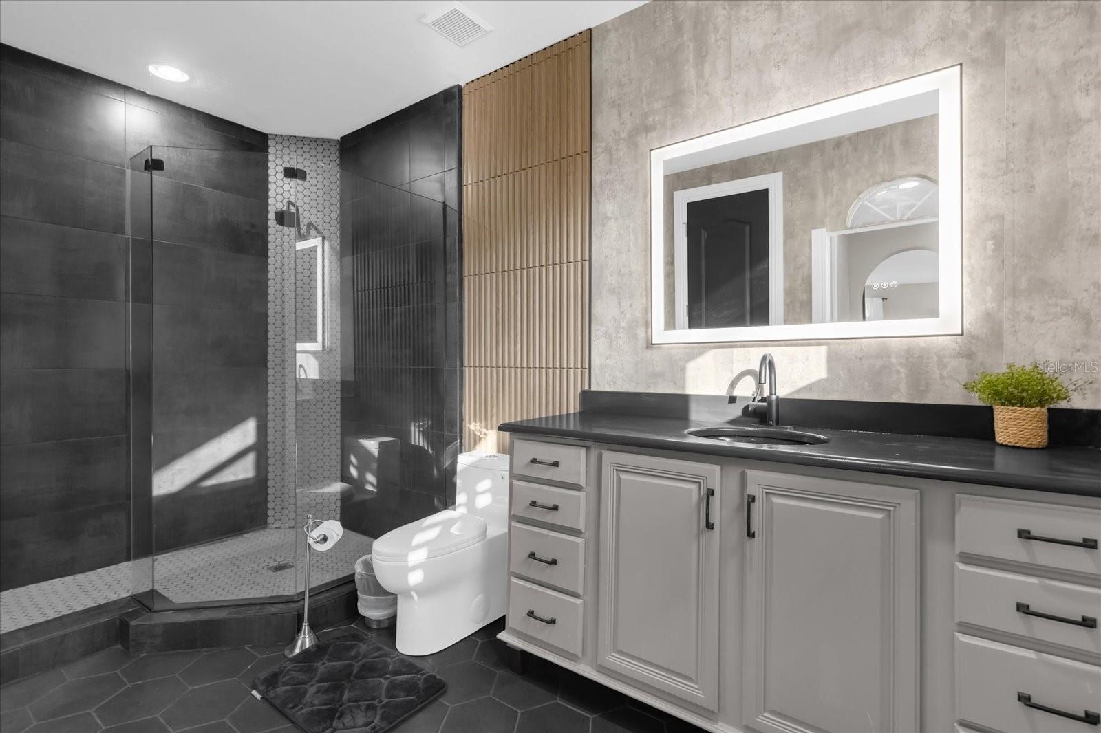 HEATHROW WOODS - Residential