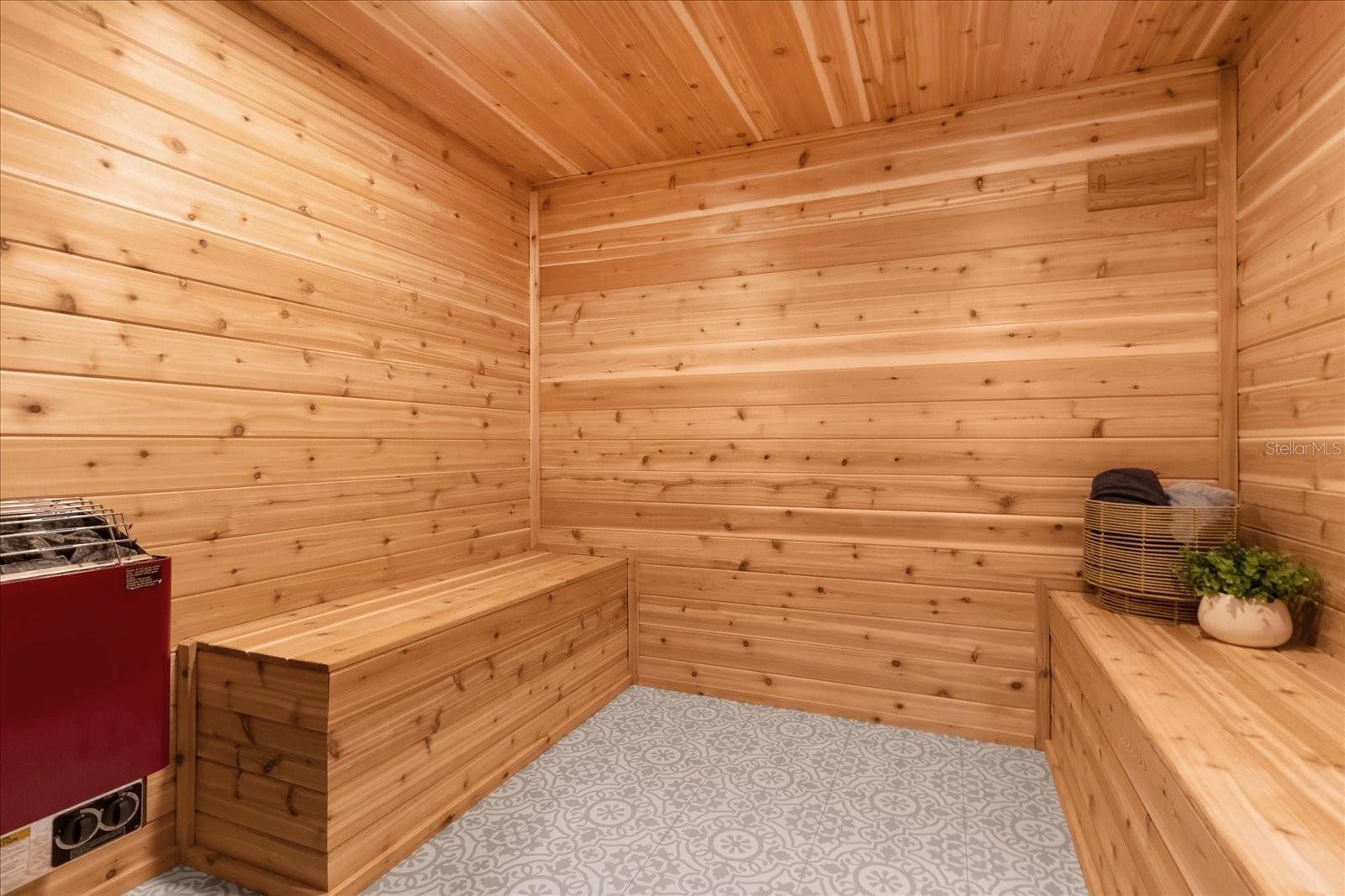 HEATHROW WOODS - Residential