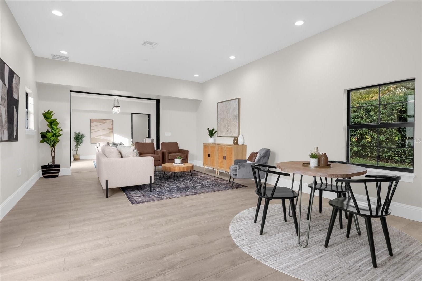 HEATHROW WOODS - Residential