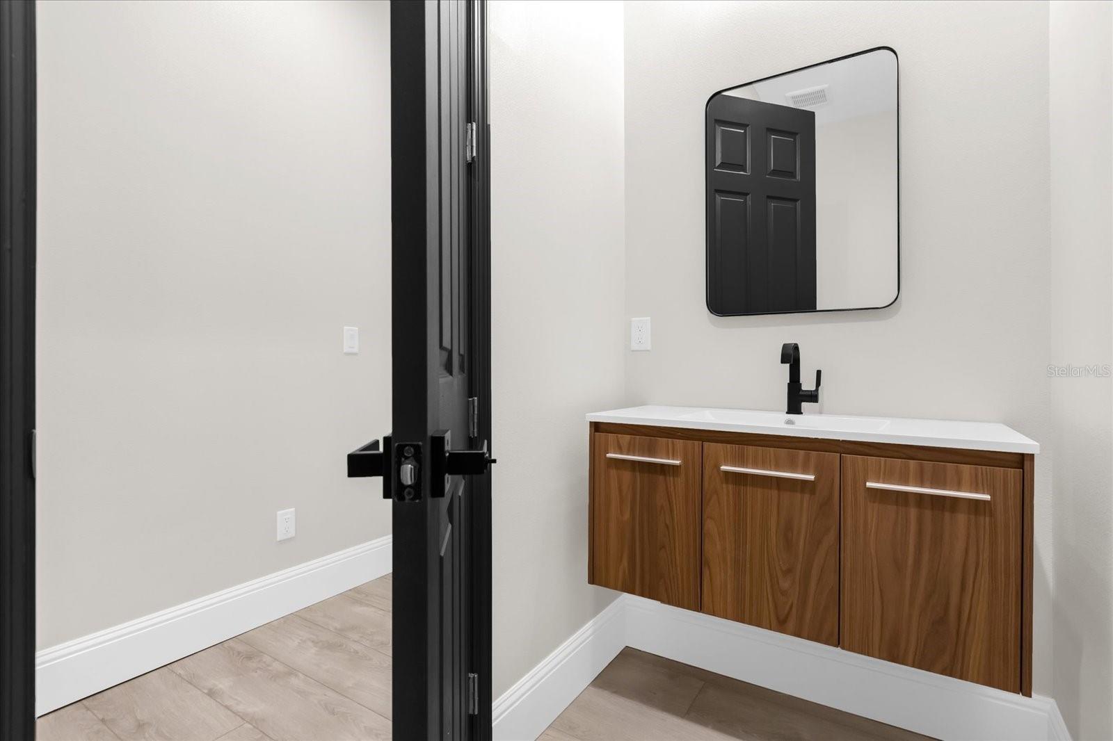 HEATHROW WOODS - Residential