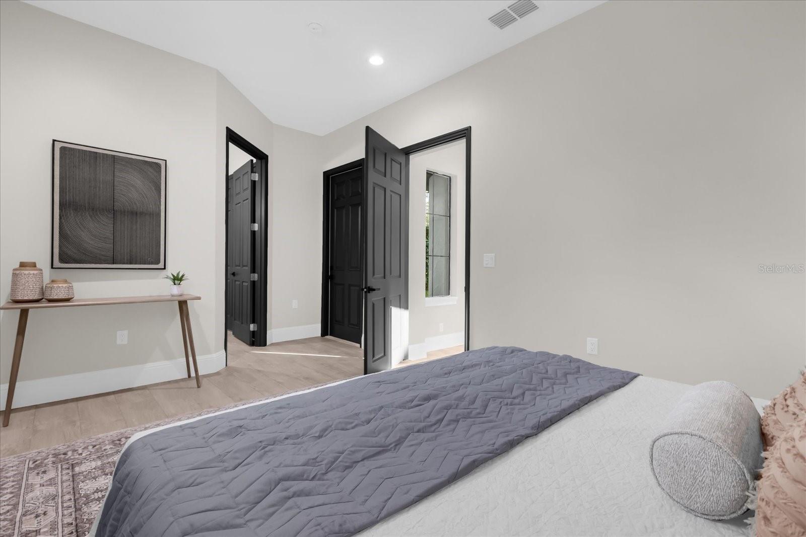 HEATHROW WOODS - Residential