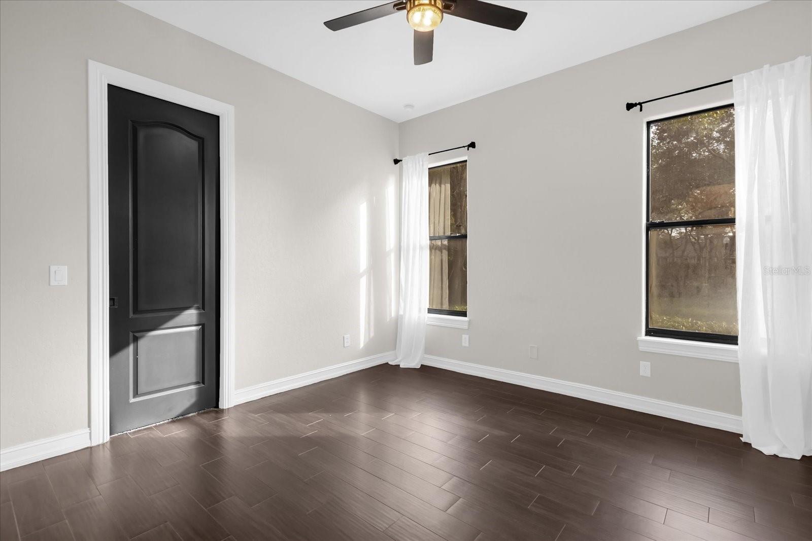 HEATHROW WOODS - Residential