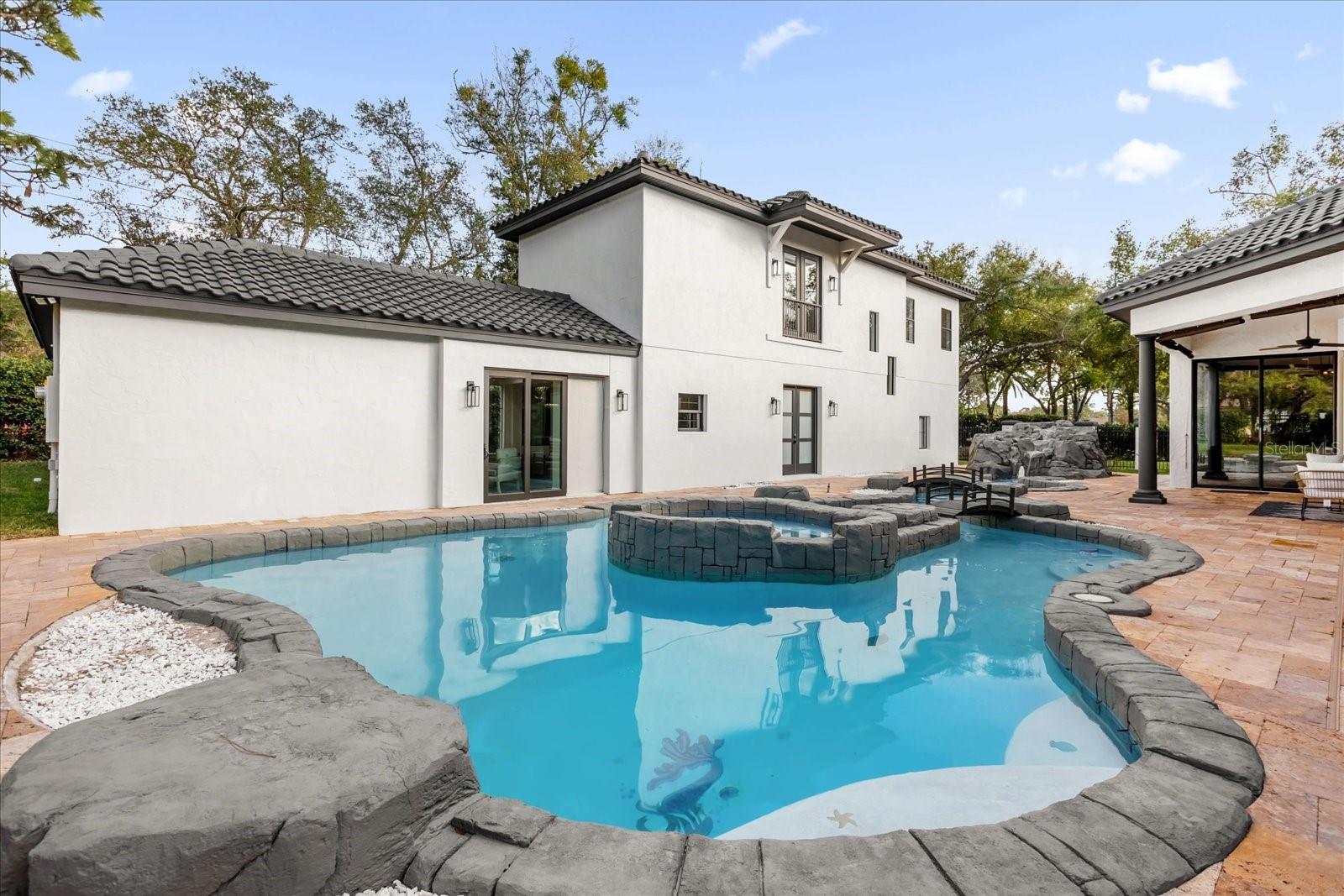 HEATHROW WOODS - Residential