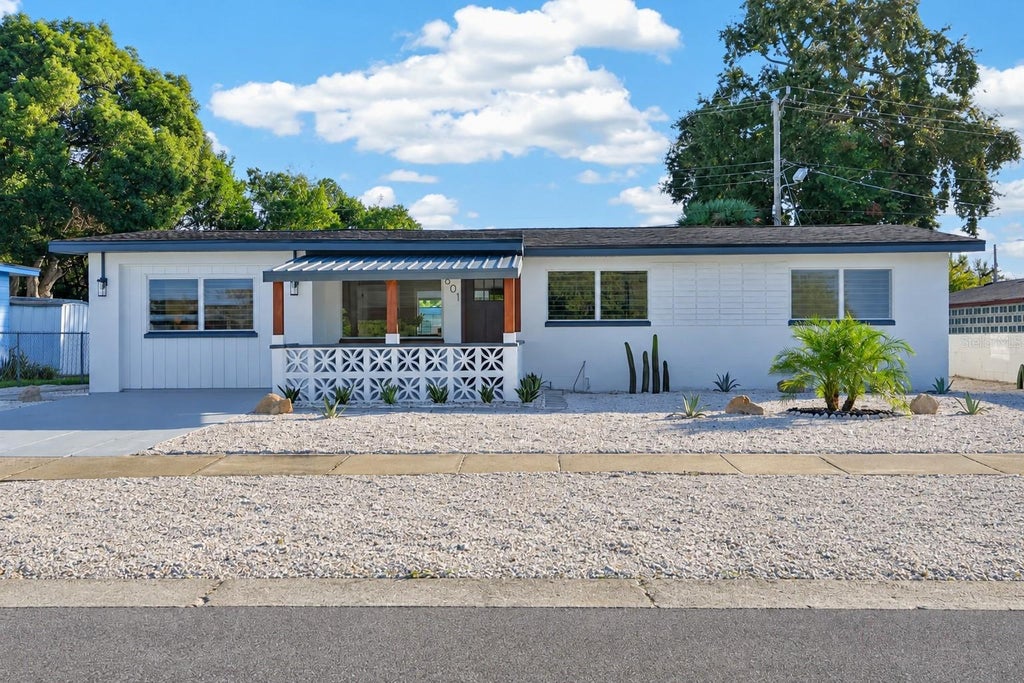 Photo of 801 Lewis Drive, Daytona Beach, FL 32117 (MLS # V4951867)