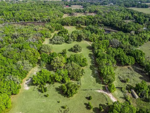 Tiny photo for 747 County Road 466a, Fruitland Park, FL 34731 (MLS # G5094182)