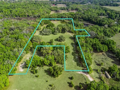 Tiny photo for 747 County Road 466a, Fruitland Park, FL 34731 (MLS # G5094182)