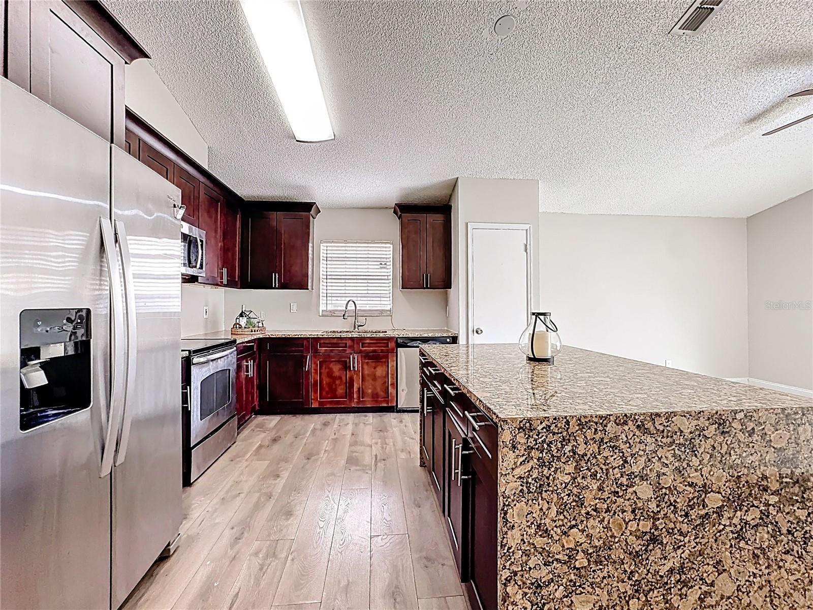 6582 MERITMOOR CIRCLE