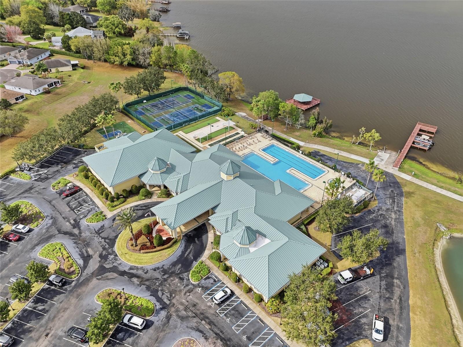 TRADITIONS PH 01 - Residential