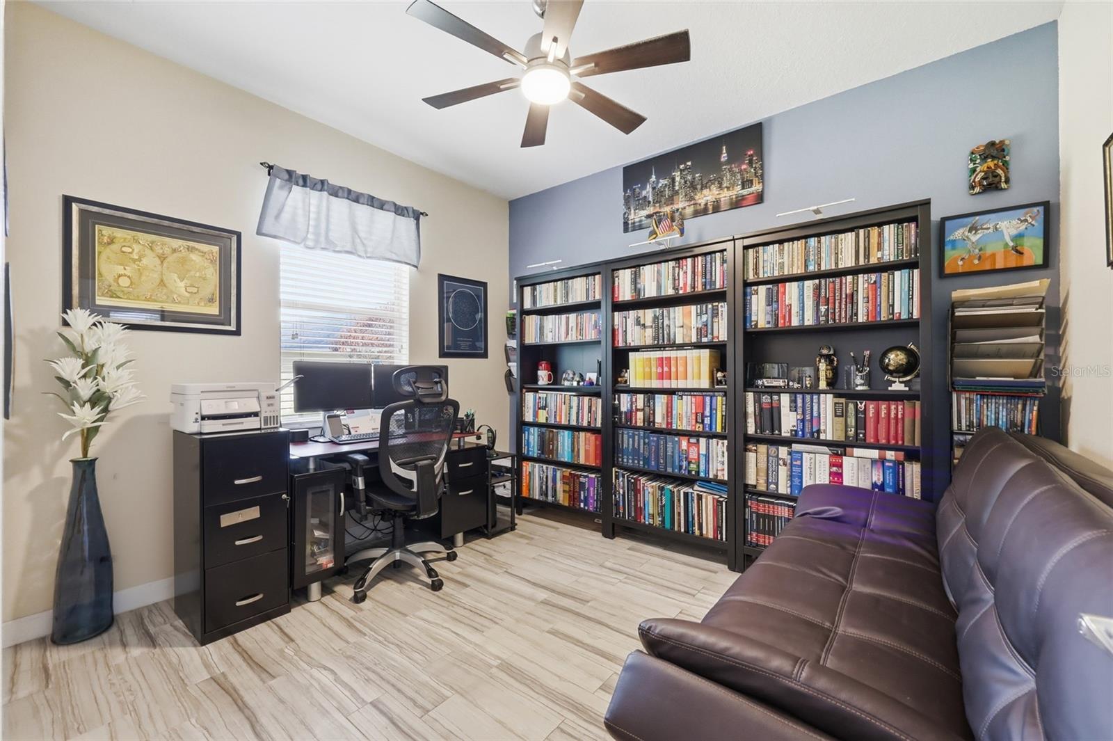 TRADITIONS PH 01 - Residential