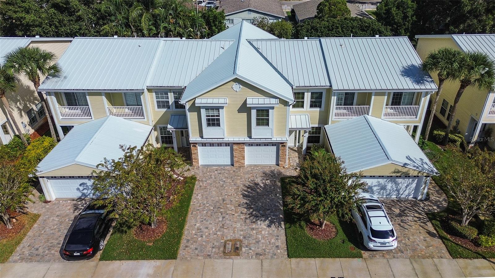 914 WOODBRIDGE COURT