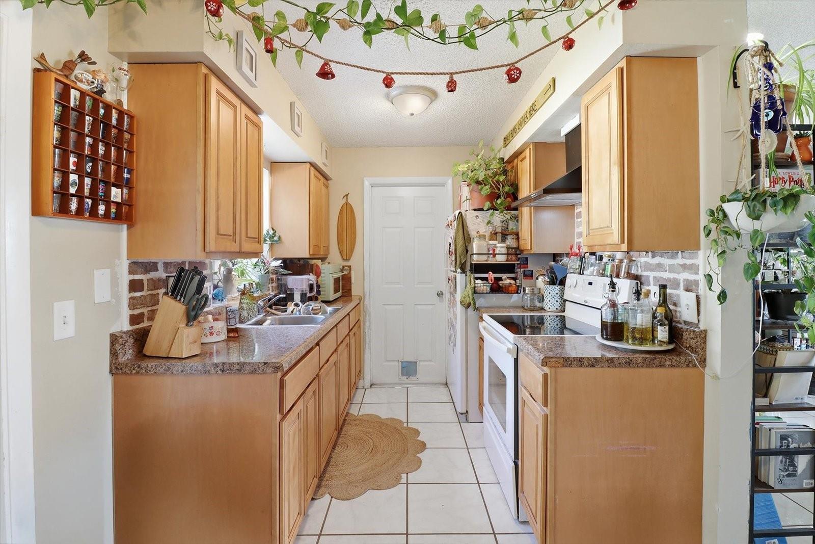 BEVERLY HILLS UN 2 - Residential