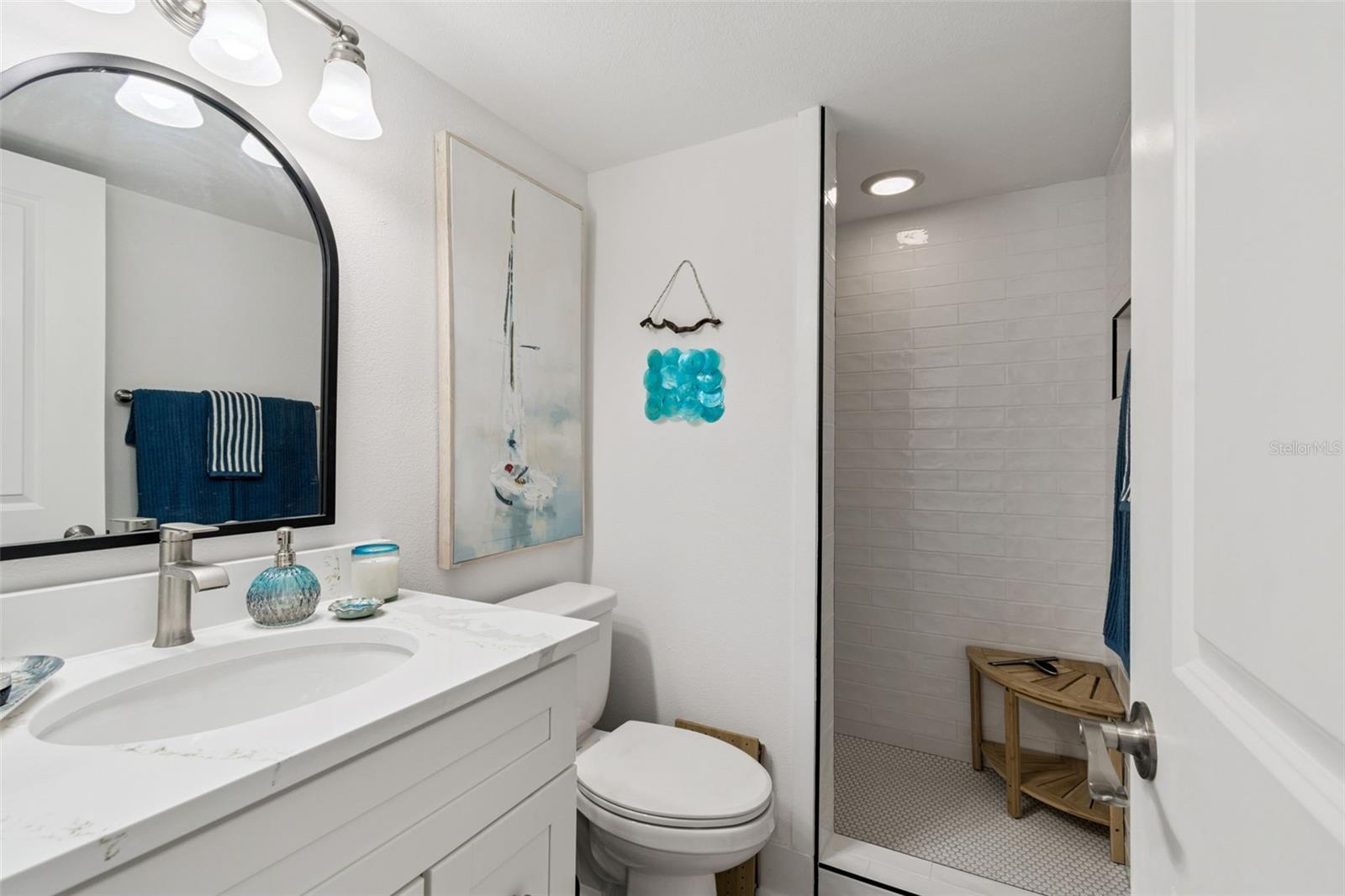 BAY ISLAND GROUP 13 - Residential