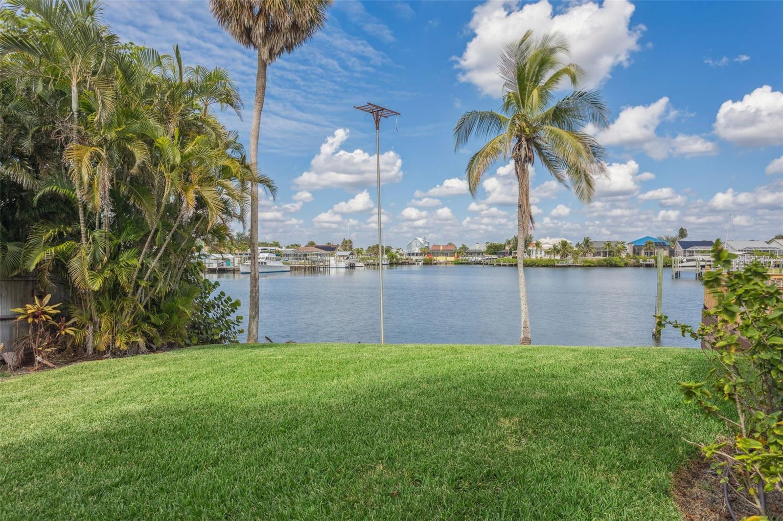 APOLLO BEACH - Residential Lease