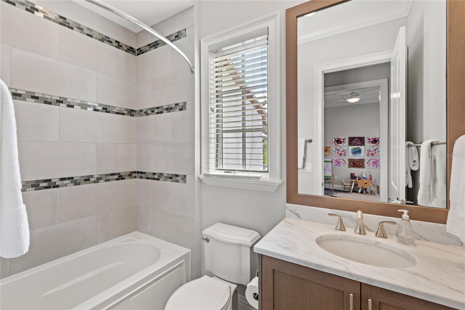 GOLDEN OAK PH 2B & 2C - Residential Lease