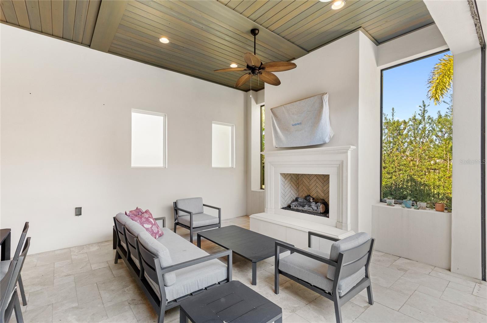 GOLDEN OAK PH 2B & 2C - Residential Lease