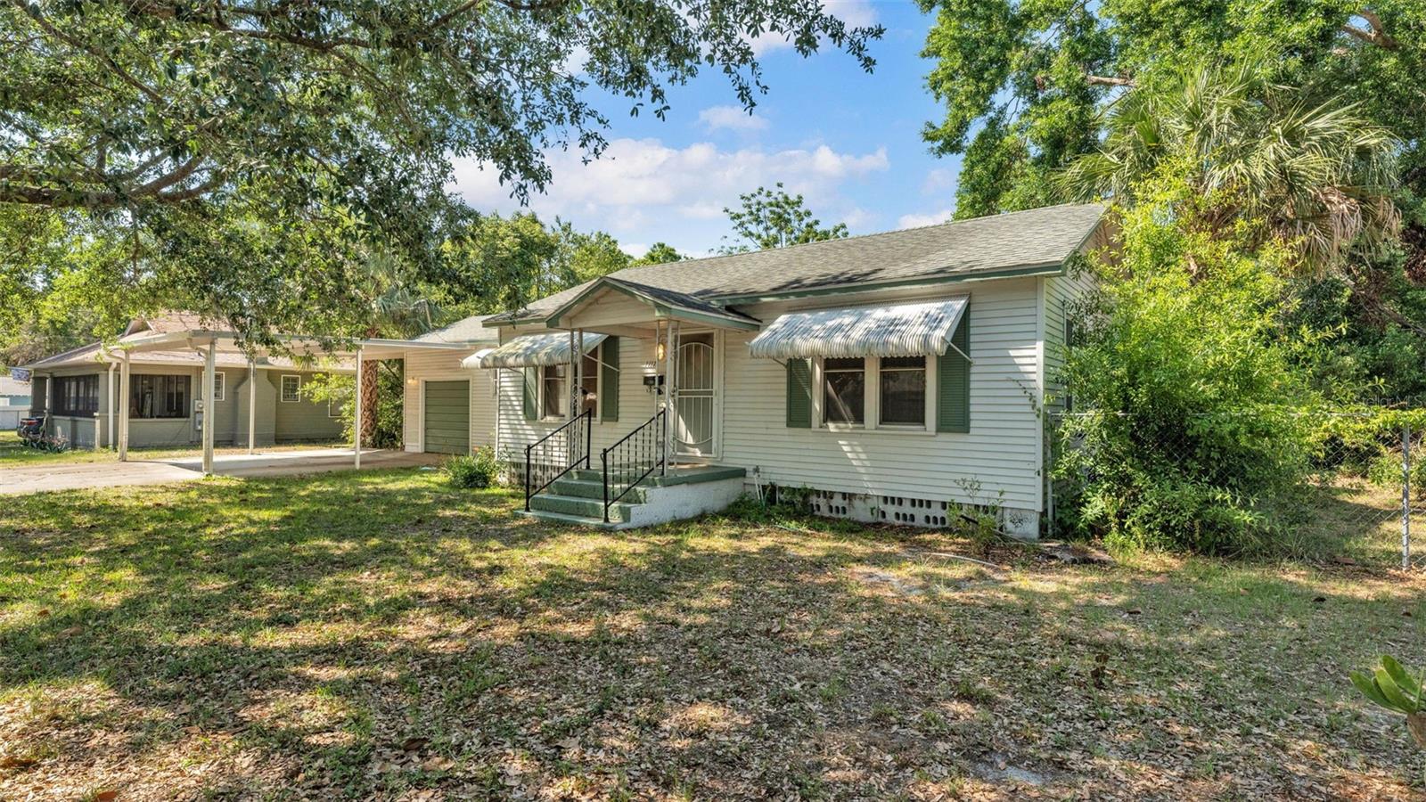 1117 OAKHILL STREET