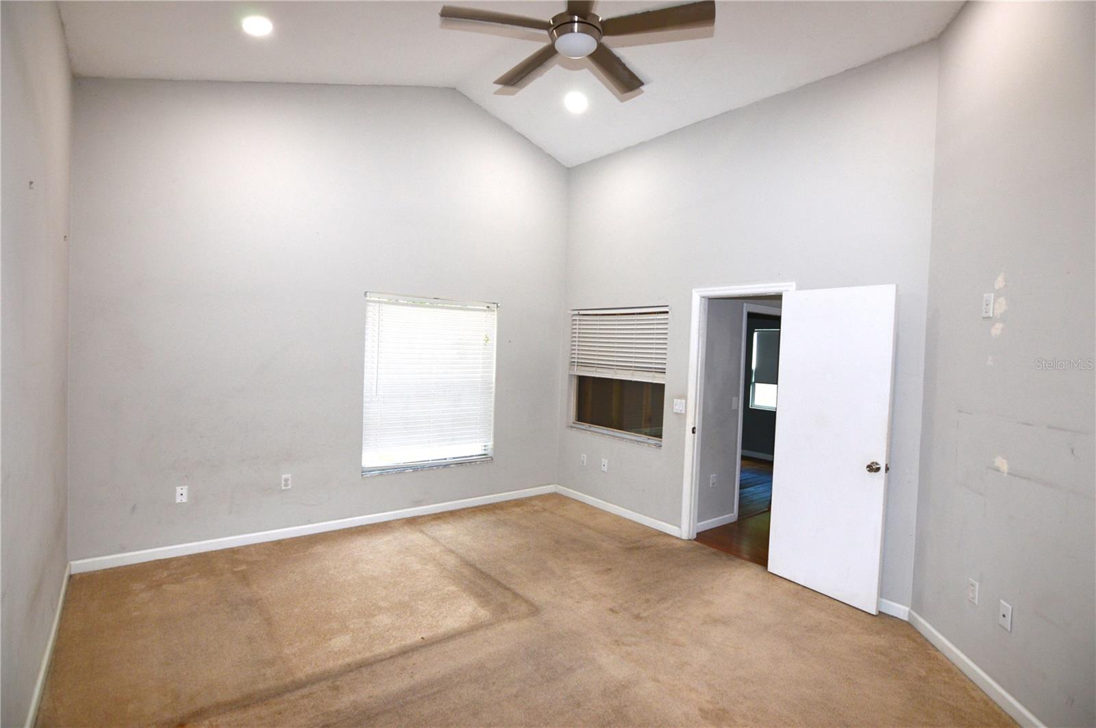 DEER HOLLOW - Residential