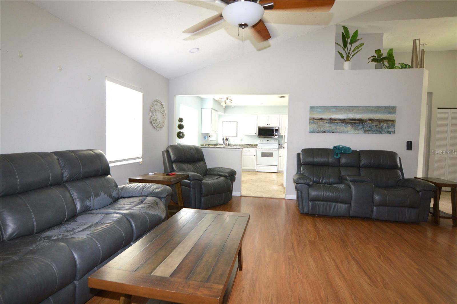 DEER HOLLOW - Residential