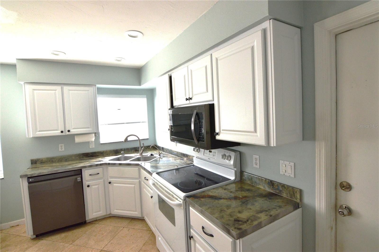 DEER HOLLOW - Residential