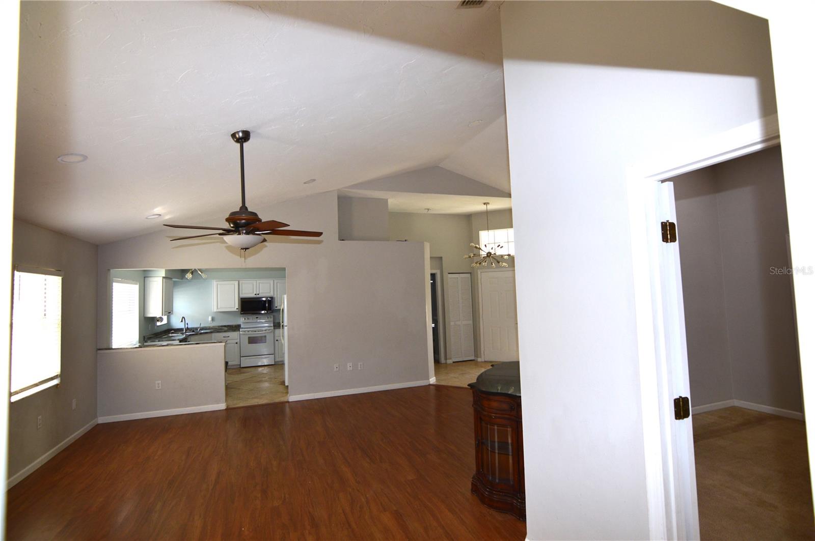 DEER HOLLOW - Residential