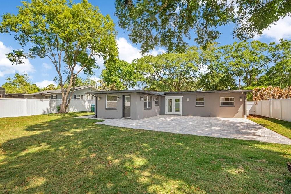 PARK MANOR - Residential