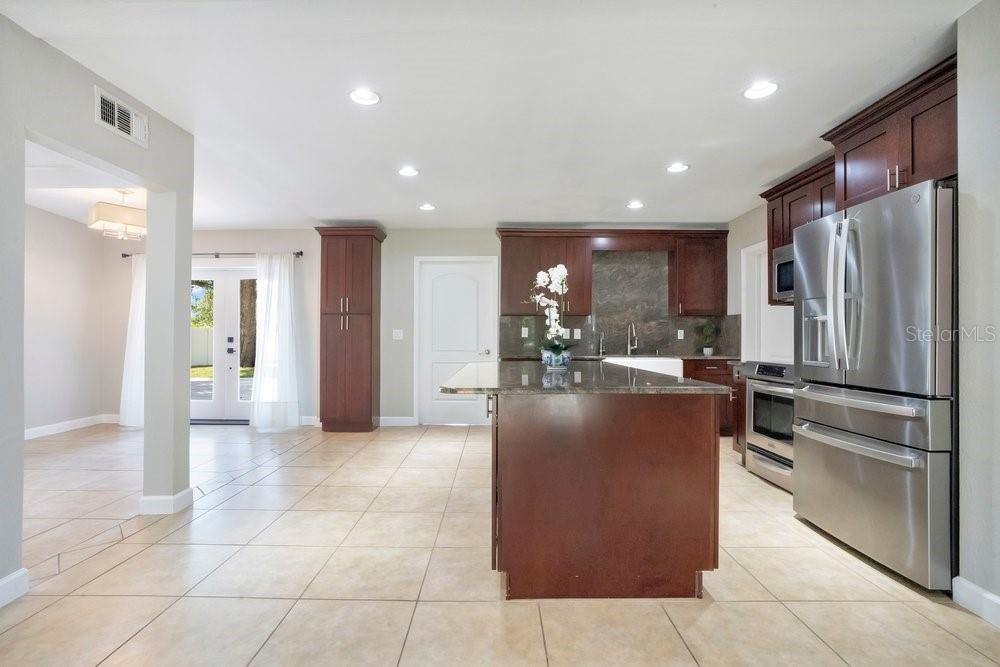 1822 YORKSHIRE DRIVE