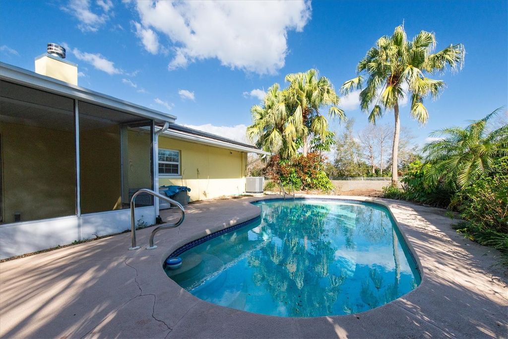 Photo of 13400 91st Avenue, Seminole, FL 33776 (MLS # TB8469838)