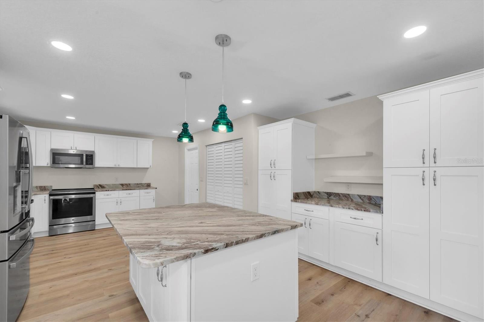 OAKHURST HIGHLANDS - Residential