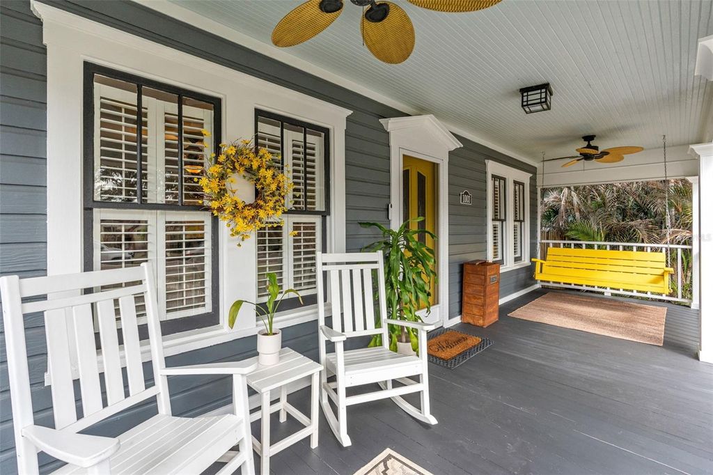 Photo of 1003 E Jackson Street, Orlando, FL 32801 (MLS # O6383533)