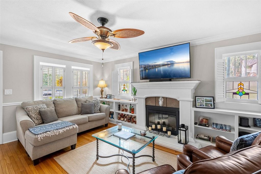 Photo of 1003 E Jackson Street, Orlando, FL 32801 (MLS # O6383533)