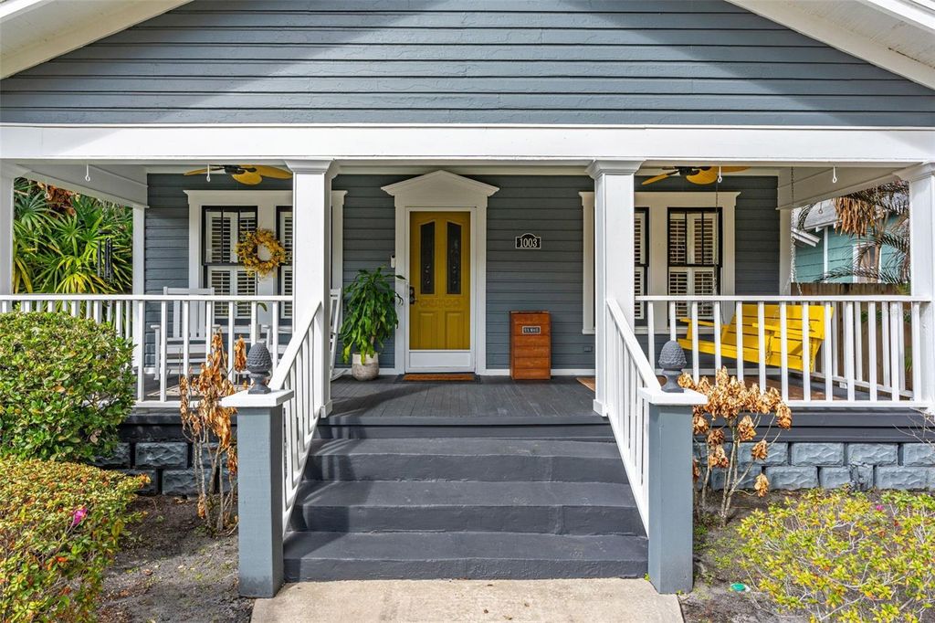 Photo of 1003 E Jackson Street, Orlando, FL 32801 (MLS # O6383533)