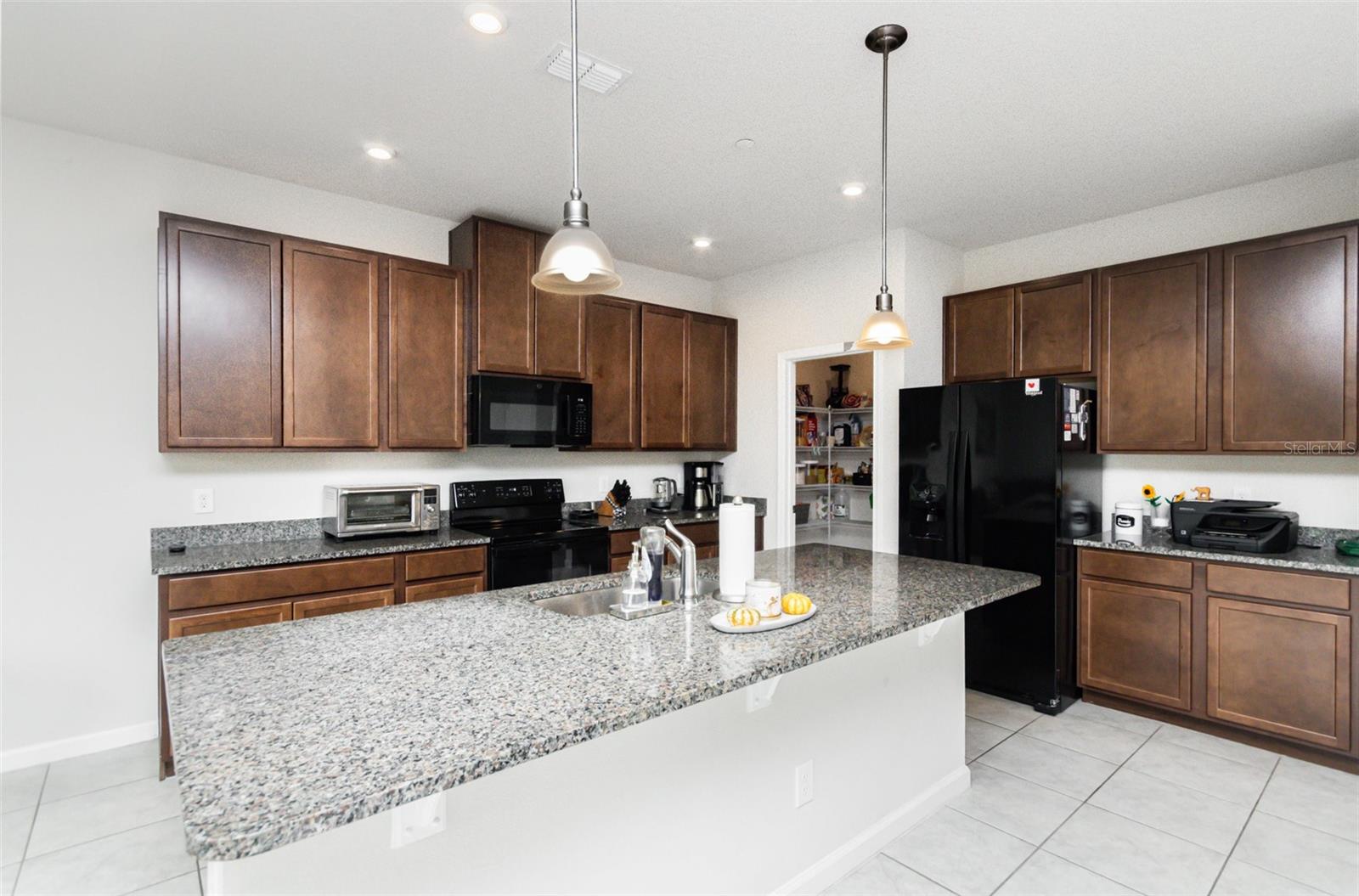 HOLDEN RIDGE TOWNHOMES - Residential