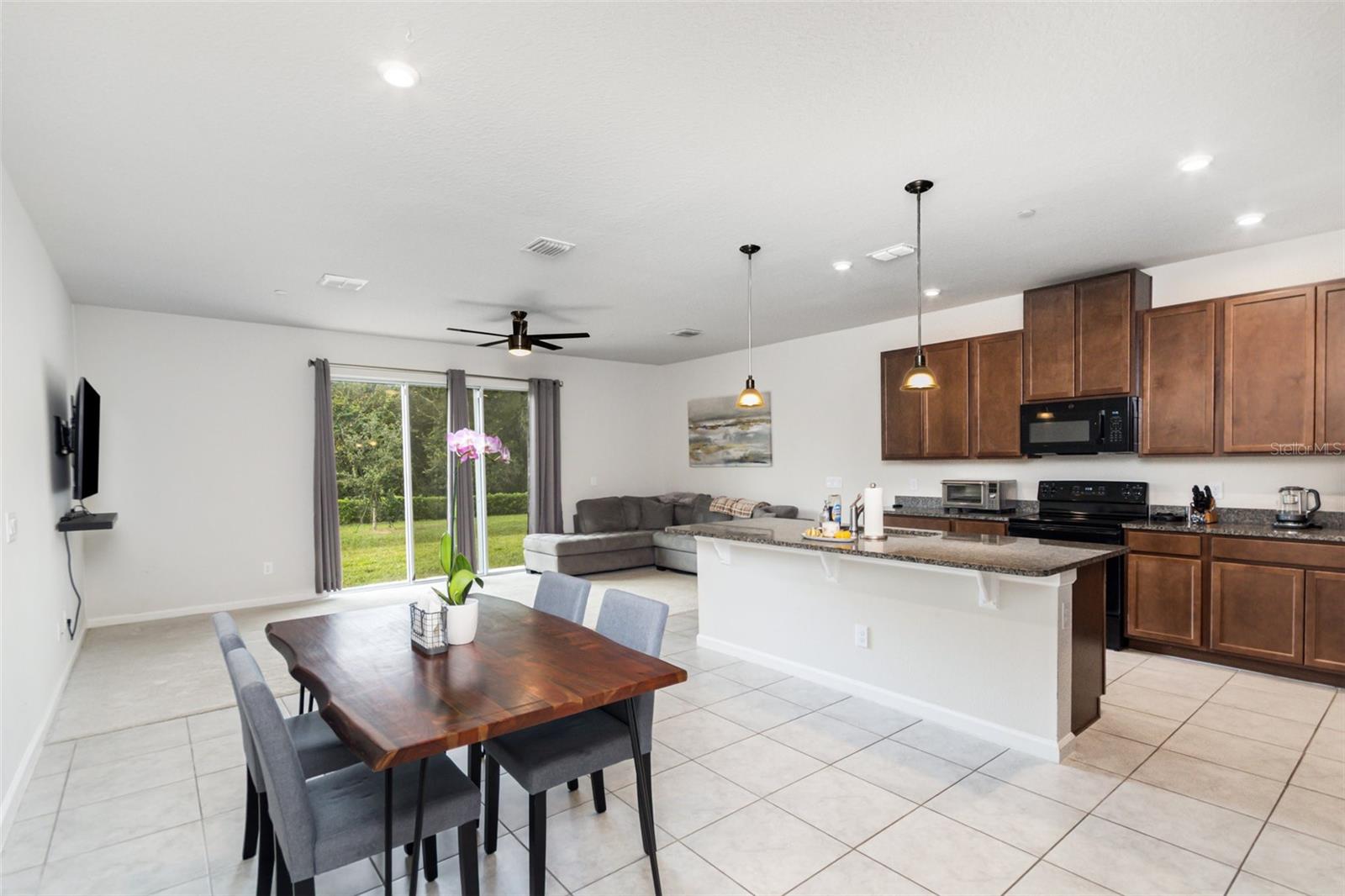 HOLDEN RIDGE TOWNHOMES - Residential