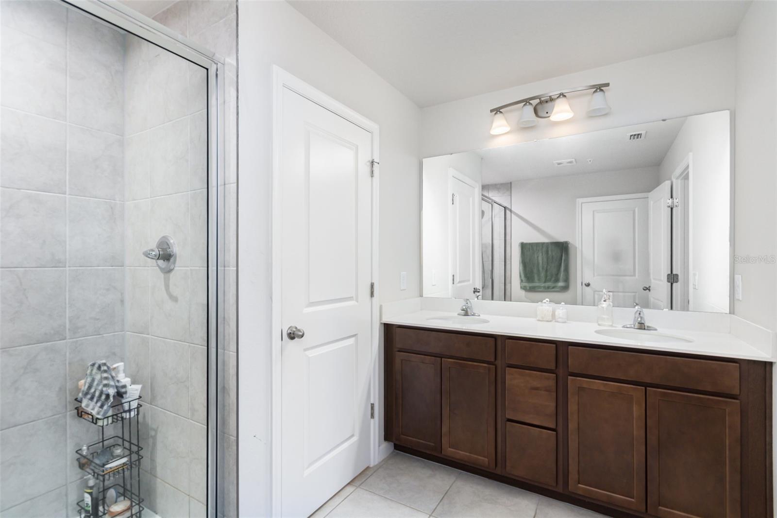 HOLDEN RIDGE TOWNHOMES - Residential