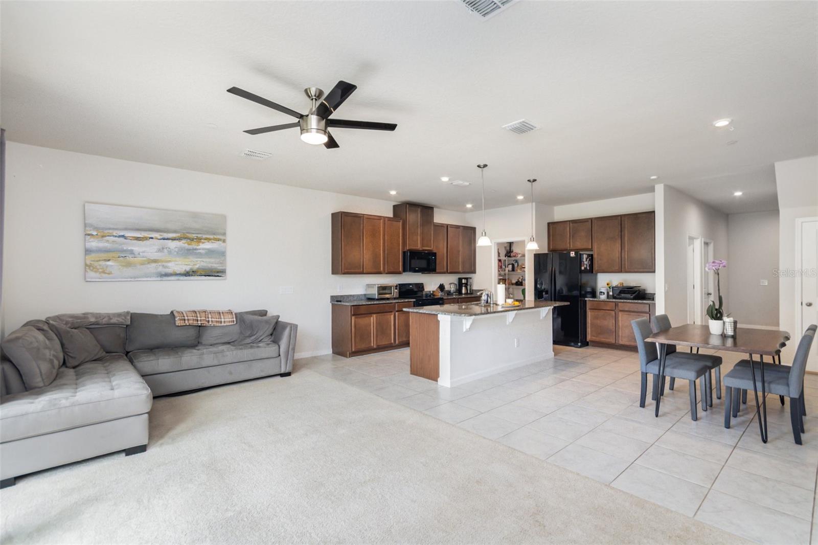 HOLDEN RIDGE TOWNHOMES - Residential