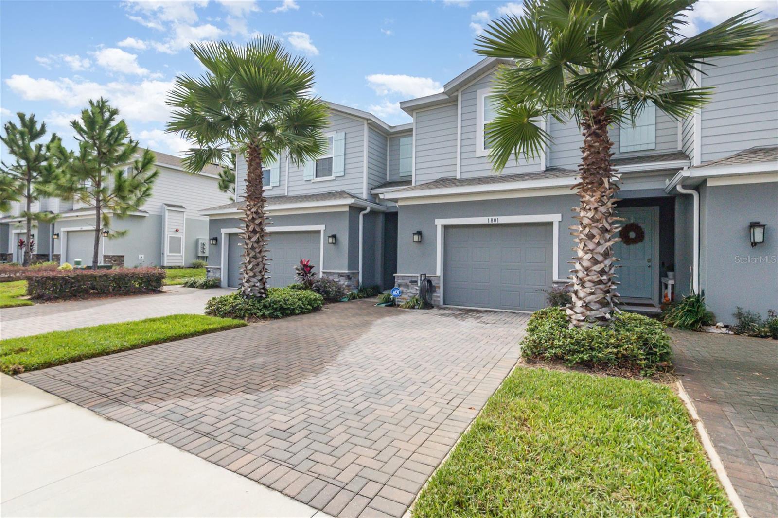 HOLDEN RIDGE TOWNHOMES - Residential