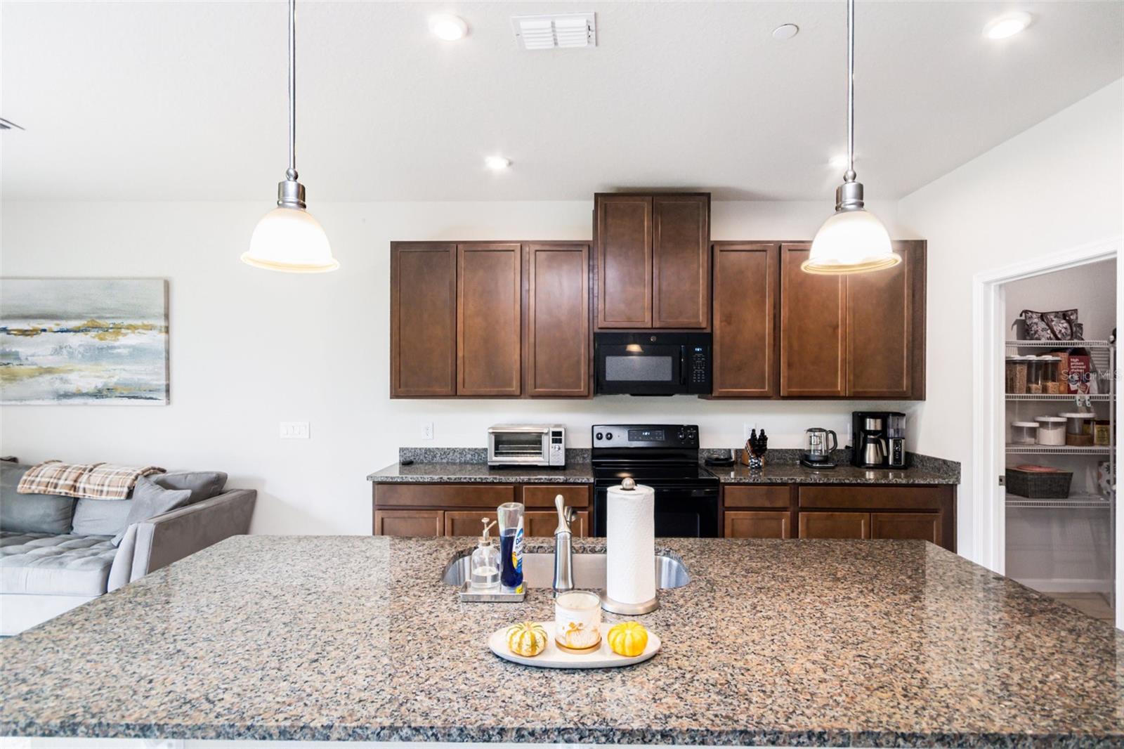 HOLDEN RIDGE TOWNHOMES - Residential