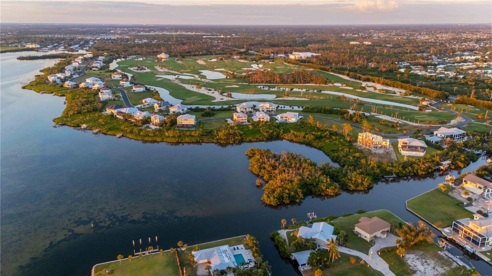 PALM POINT - Residential