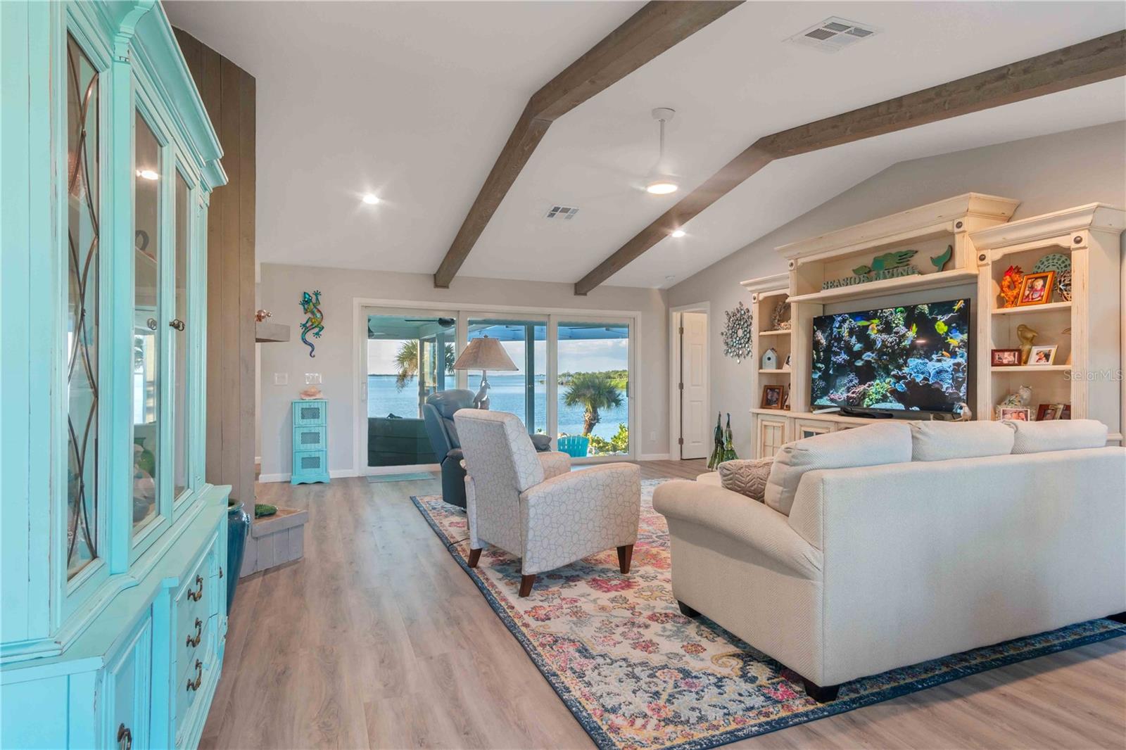 PALM POINT - Residential