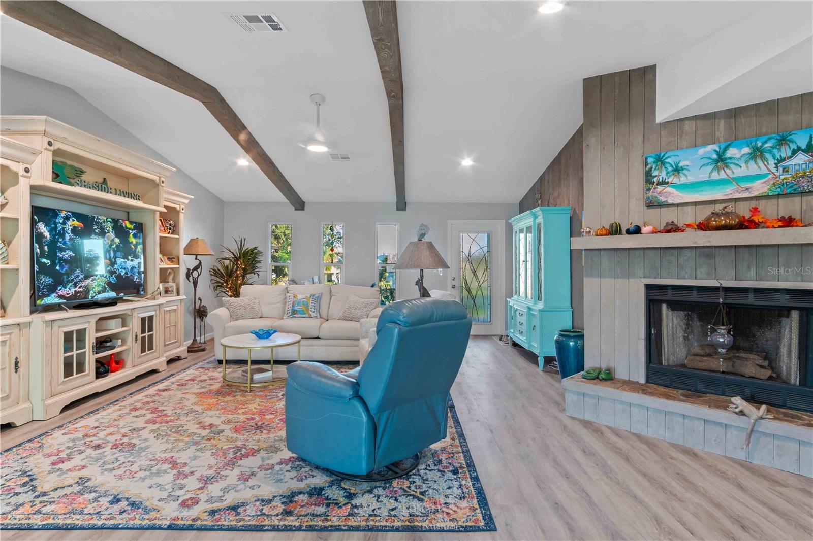 PALM POINT - Residential