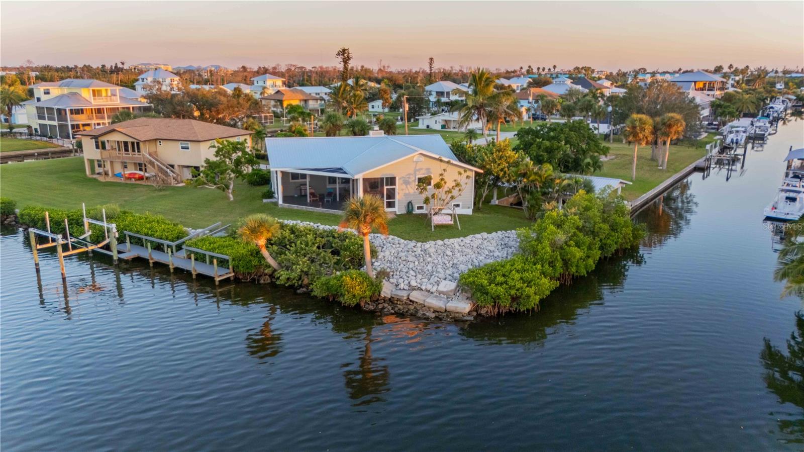 PALM POINT - Residential